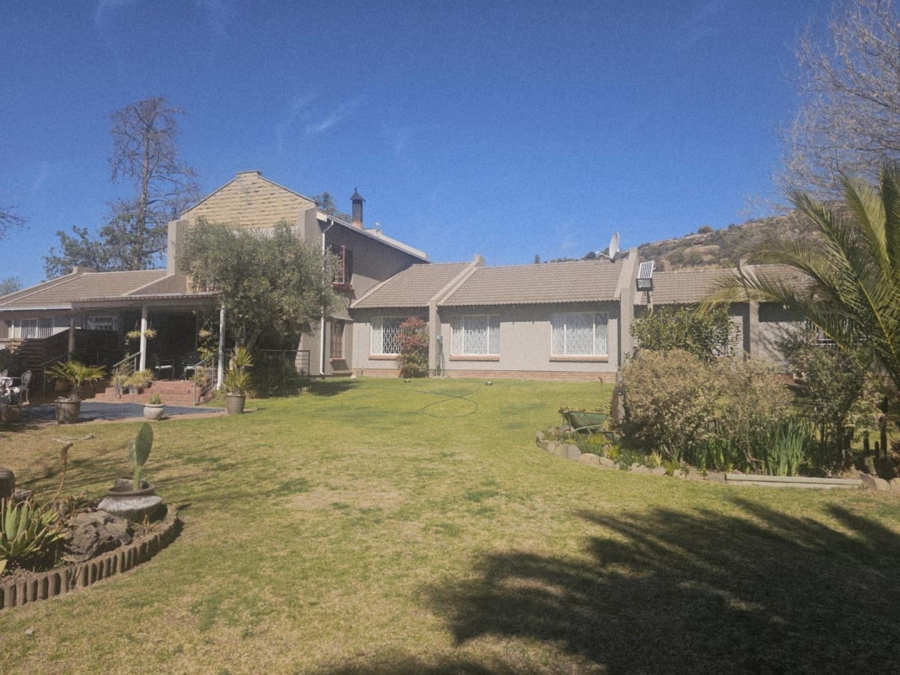 5 Bedroom Property for Sale in Ladybrand Free State